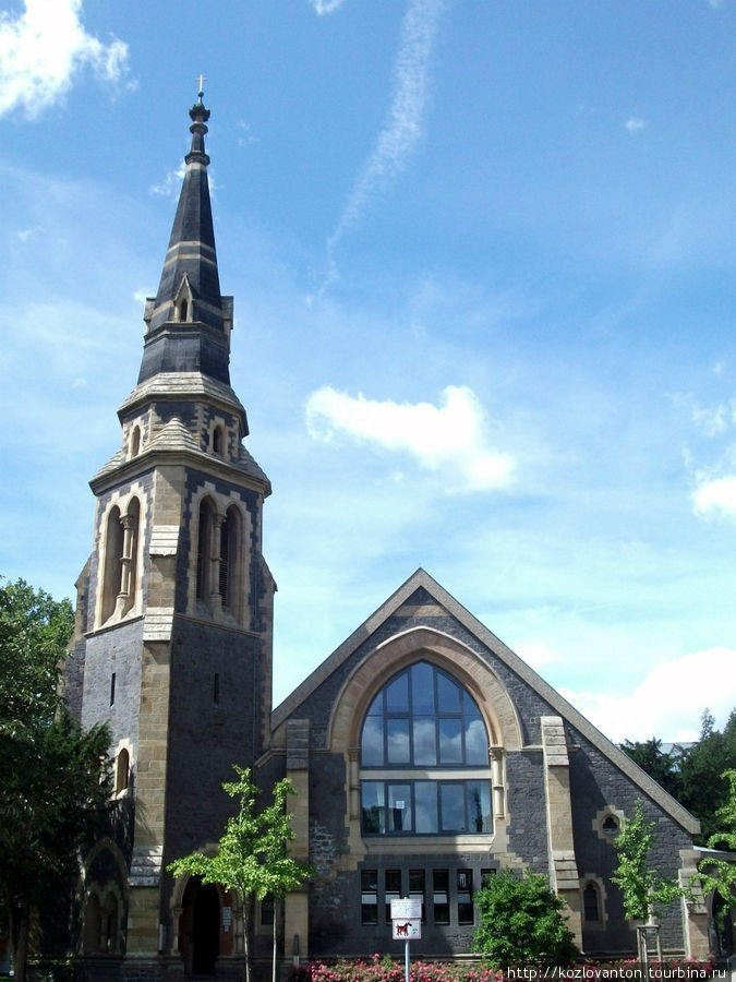 Евангелистская церковь Христа в районе Бетховен-платц. Франкфурт-на-Майне, Германия