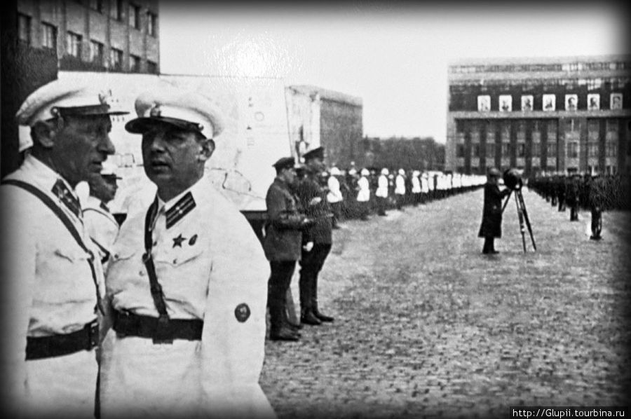 С июня по ноябрь 1941 года с территории Харьковщины в ряды Красной Армии было мобилизовано 154 тысячи человек. Харьков, Украина
