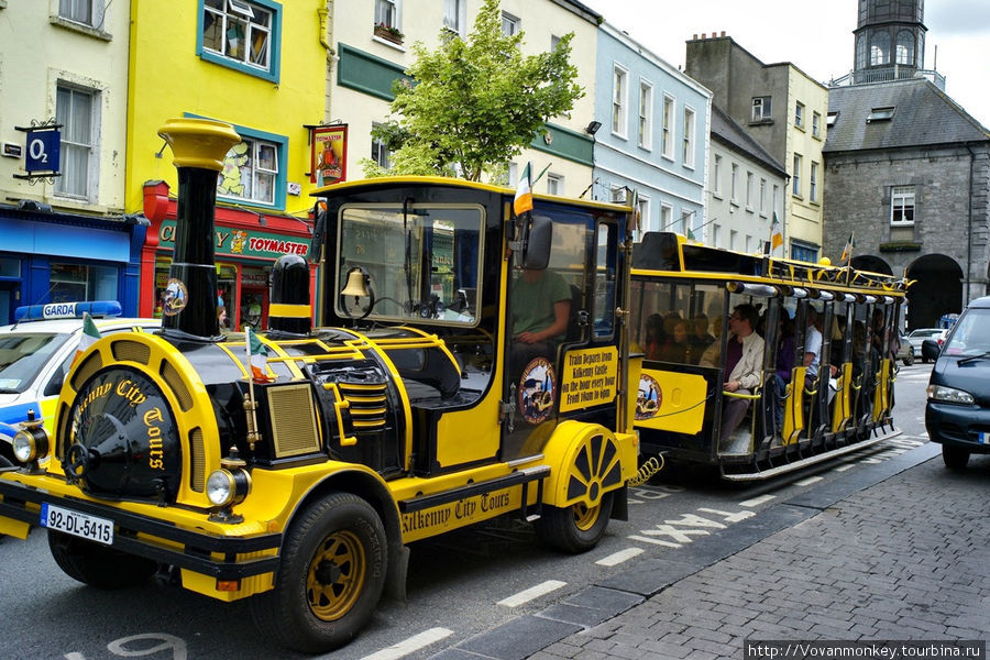 Жёлтый туристический оунсдеккер. :)) Килкенни, Ирландия