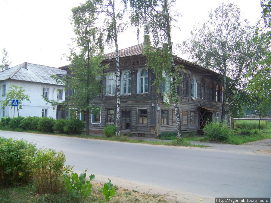 Таких деревянных домов не так уж много осталось Пошехонье, Россия