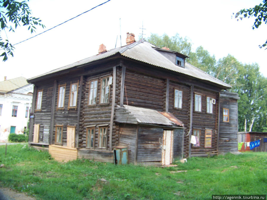 Дом пытались ремонтировать Пошехонье, Россия