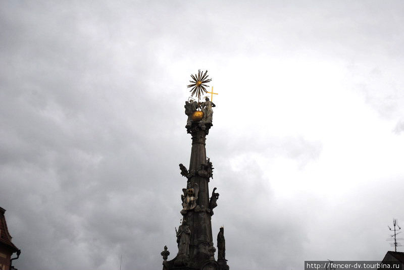 Вот собственно колонна с золотом Йиндржихув-Градец, Чехия