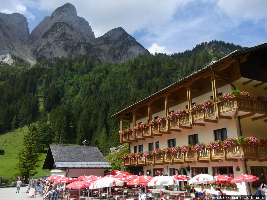 Гостиница на берегу оз. Гозау (Vorderer Gosausee) Гозау, Австрия