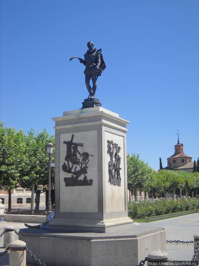 Памятник Сервантесу Алькала-де-Энарес, Испания