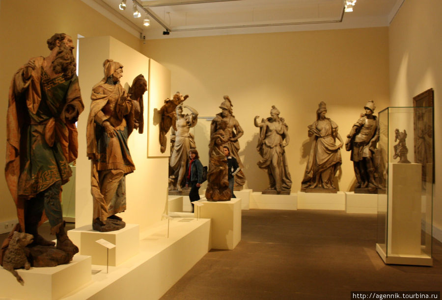 Барочная скульптура громоздка и не так виртуозна, как готическая Мюнхен, Германия