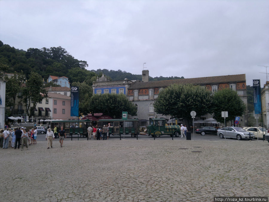 площадь перед Королевским дворцом Синтра, Португалия