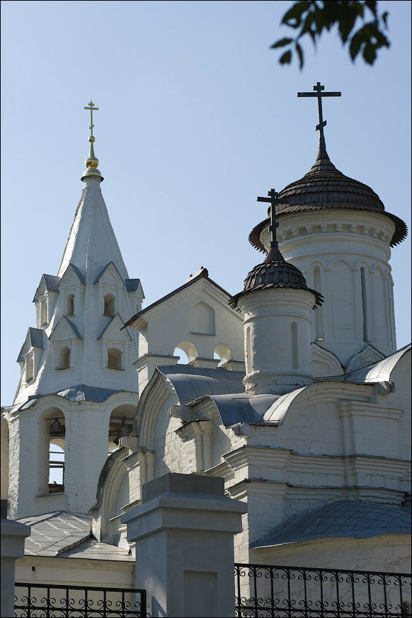 Купола церкви Зачатия Иоанна Предтечи в Городищах Коломна, Россия