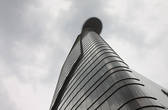 2.   Финансовая башня  Bitexco. Открытие состоялось 31 октября 2010 года, самое высокое здание Вьетнама.