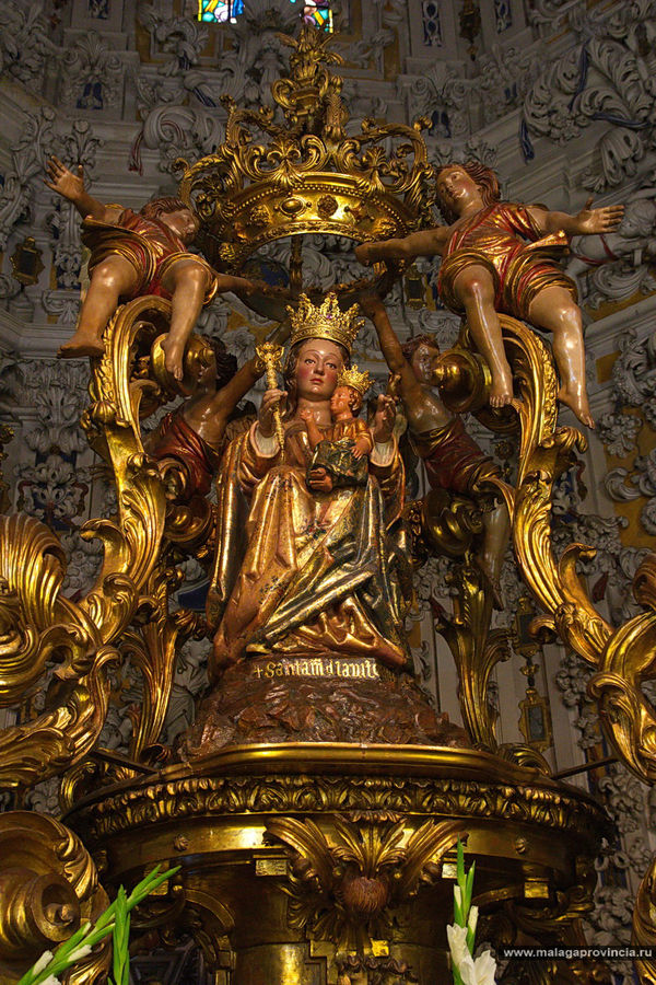 Объект почитания и поклонения — святой образ патроны Малаги Малага, Испания