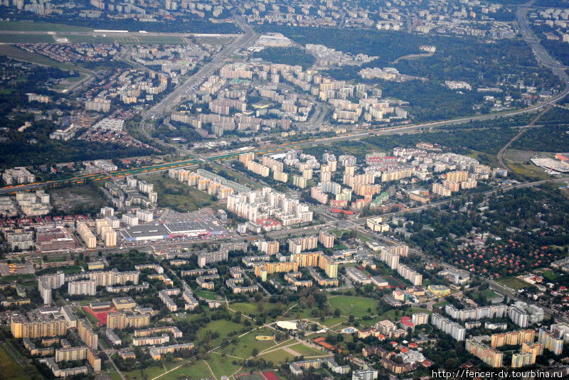 Приземляясь в Варшаве или кварталы одинаковых домов Варшава, Польша