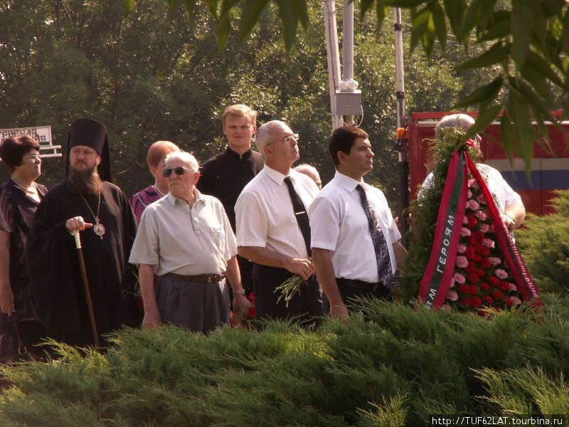 Здесь присутствует и духовенство. Бендеры, Приднестровская Молдавская Республика