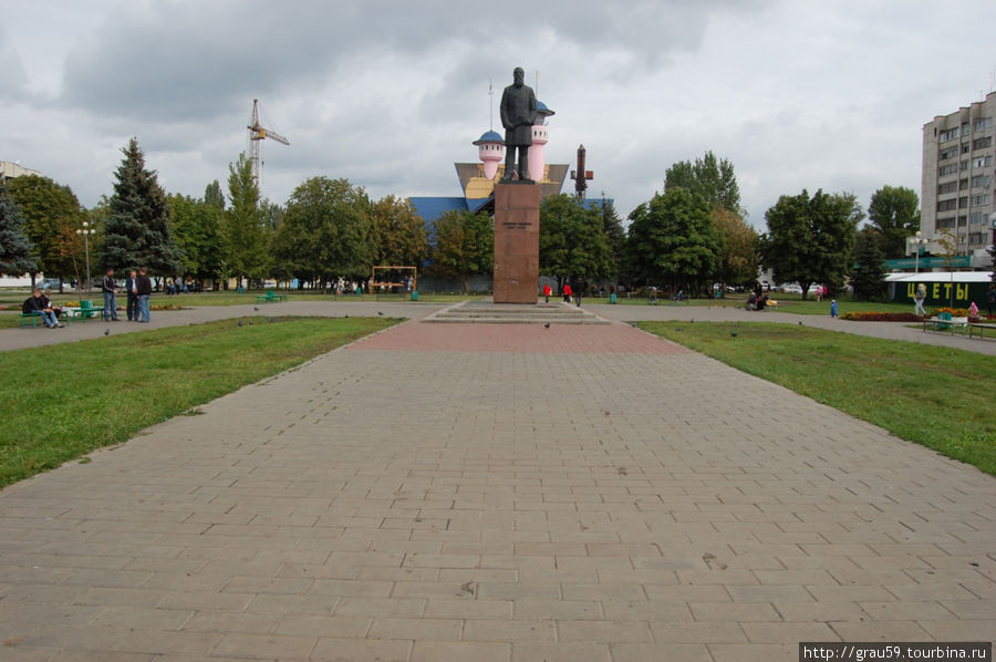 Памятник Ф. Энгельсу Энгельс, Россия