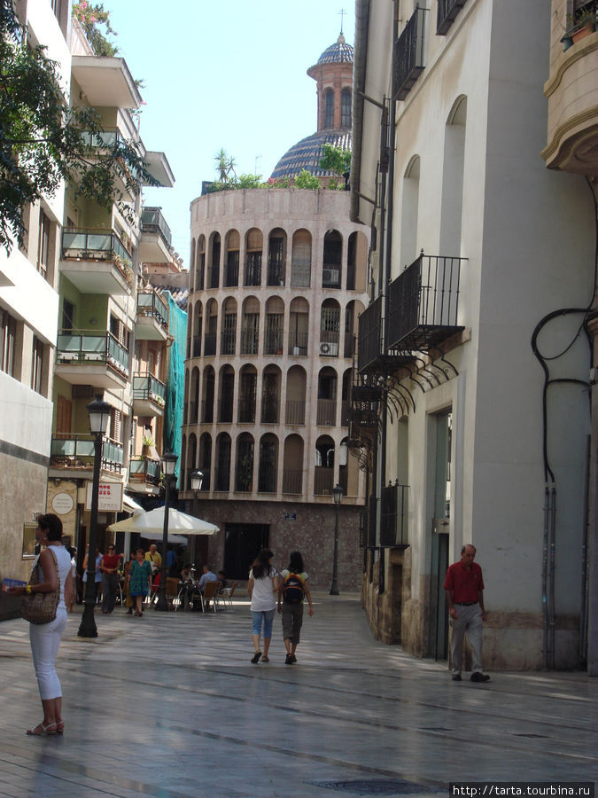 Валенсия - старина и современность рядом Валенсия, Испания