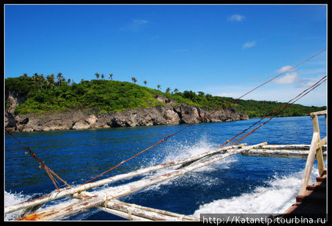 Остров Карабао  с борта филиппинской лодки
