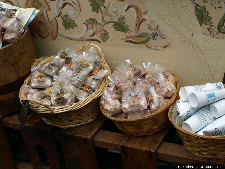 сувениры из местной соли Хальштатт, Австрия