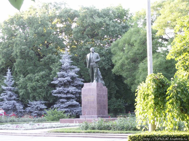 Памятник Ленину. Бендеры, Приднестровская Молдавская Республика