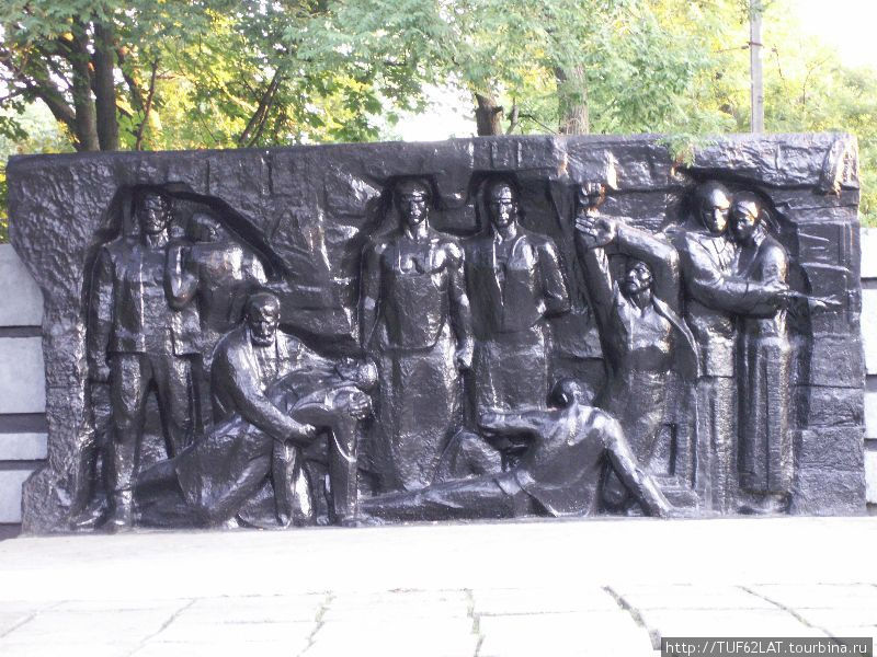 Фрагмент памятника. Бендеры, Приднестровская Молдавская Республика