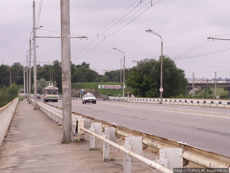 Мост через Днестр.На въезде в Бендеры.От сюда началось вторжение в 1992 году. Бендеры, Приднестровская Молдавская Республика