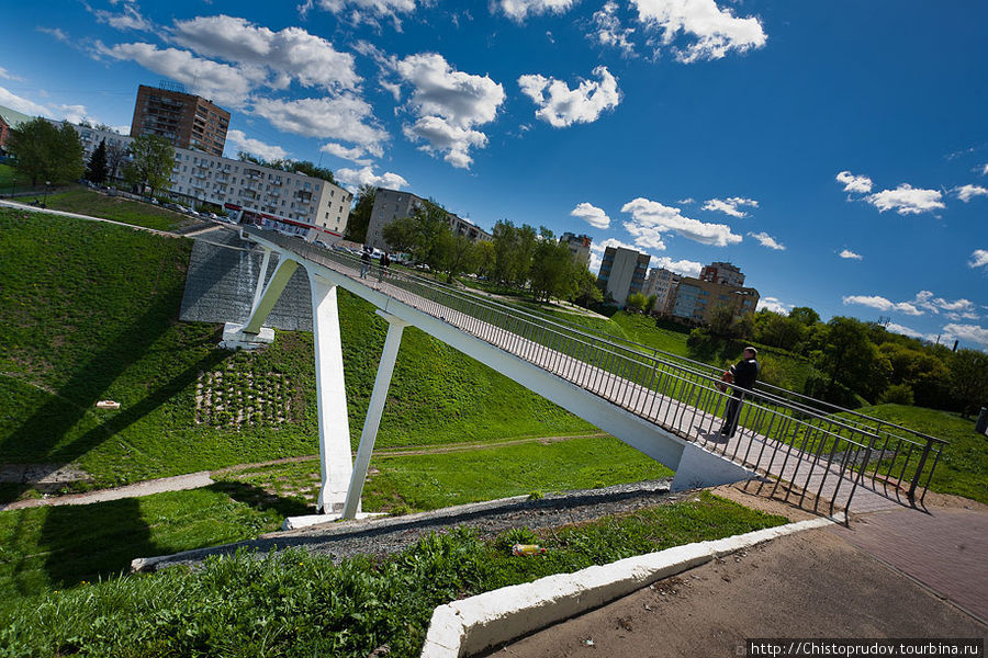 Мост, который активно оккупировали роупджамперы. Нижний Новгород, Россия
