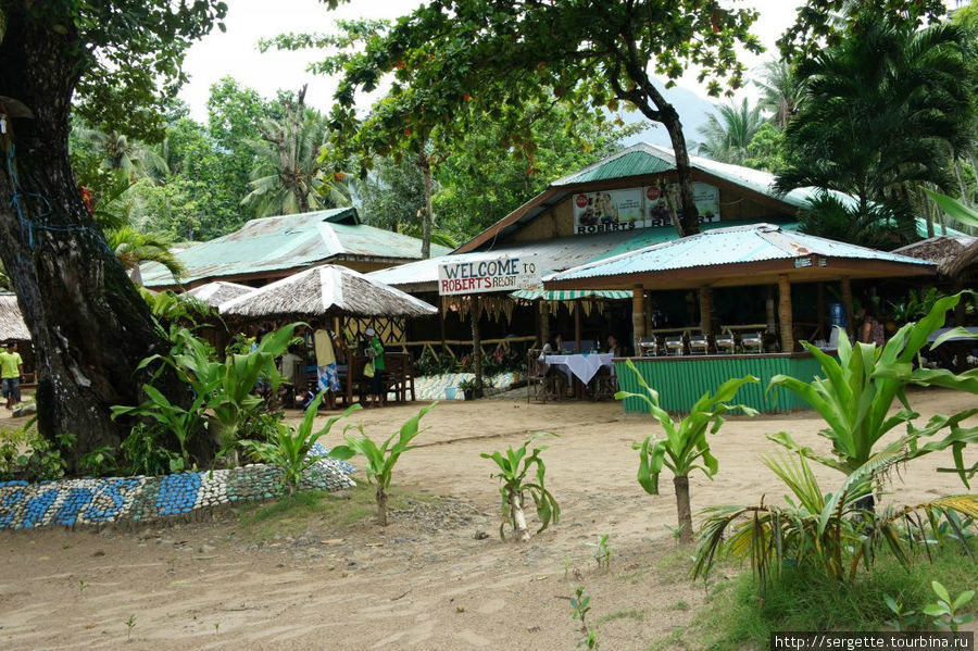 Некоторые отели и кафе на пляже Сабанг, остров Палаван, Филиппины