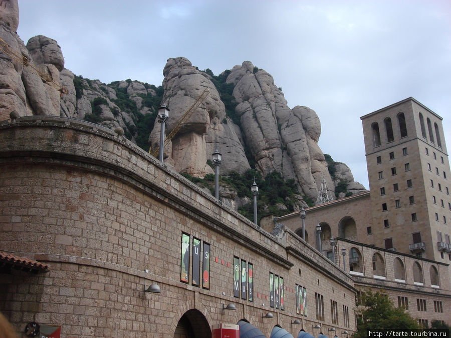 В монастыре Монсеррат — древнейшем духовном центре Каталонии Монастырь Монтсеррат, Испания