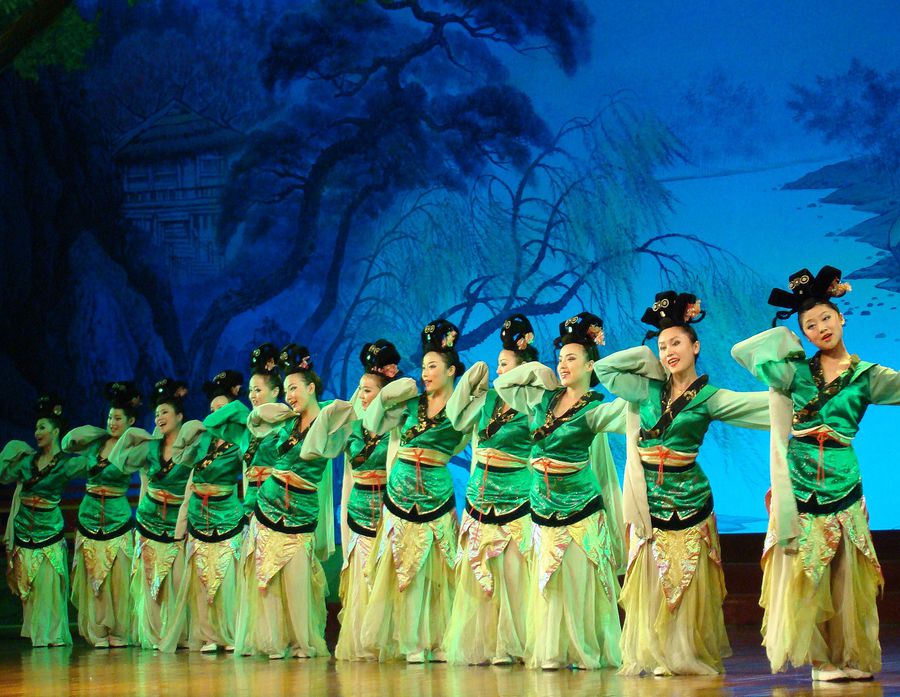 Tang Palace Dance Show или музыка и танцы династии Тан Сиань, Китай