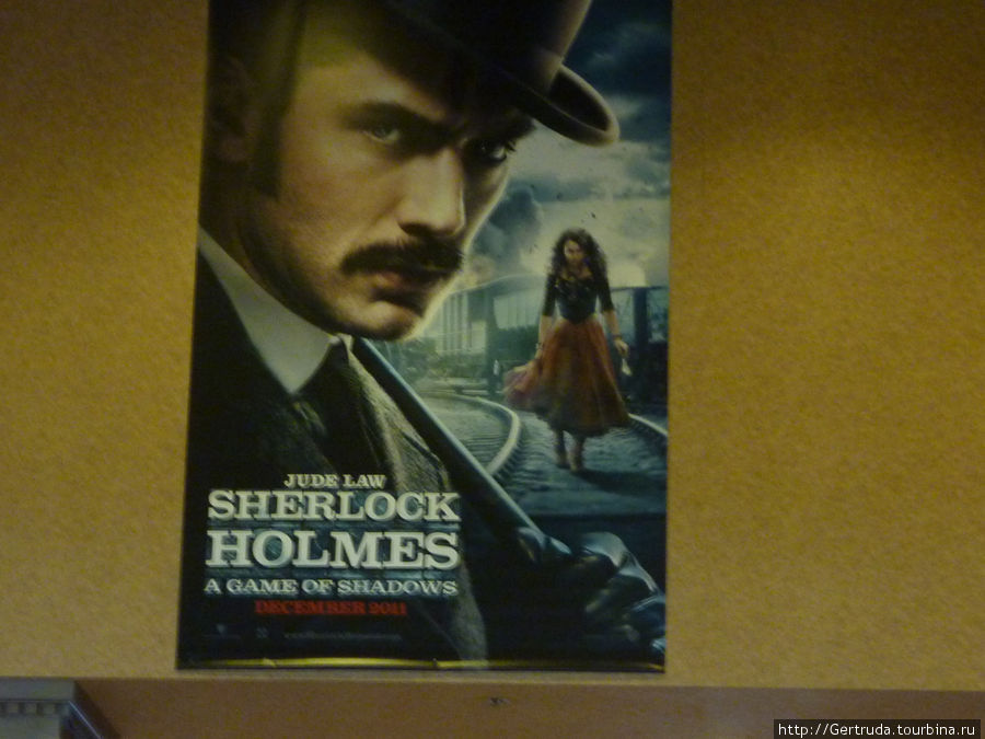 Афиша о фильме про Шерлока Холмса, который выйдет в декабре 2011г. Хьюстон, CША