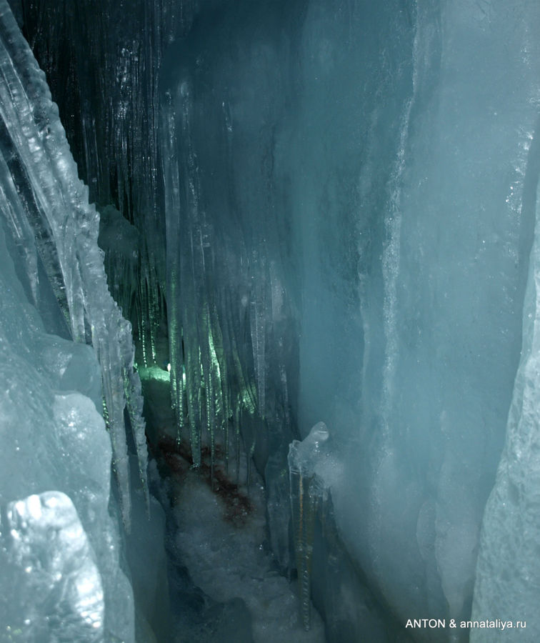 Горные лыжи с малышом в 9 месяцев - часть 4. Ледяная пещера Хинтертукс, Австрия