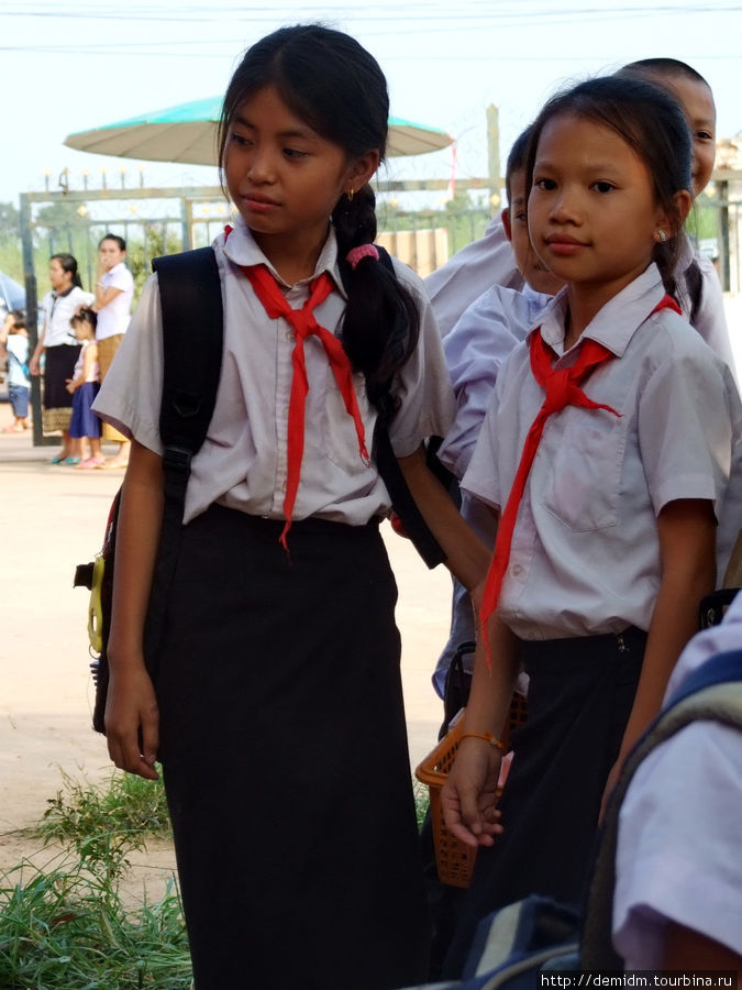 В лаосской школе. Вьентьян, Лаос