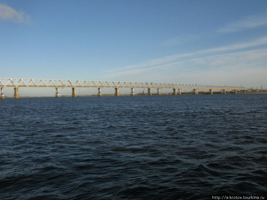 Мост в Сургуте через Обь. Очень длинный Ханты-Мансийск, Россия