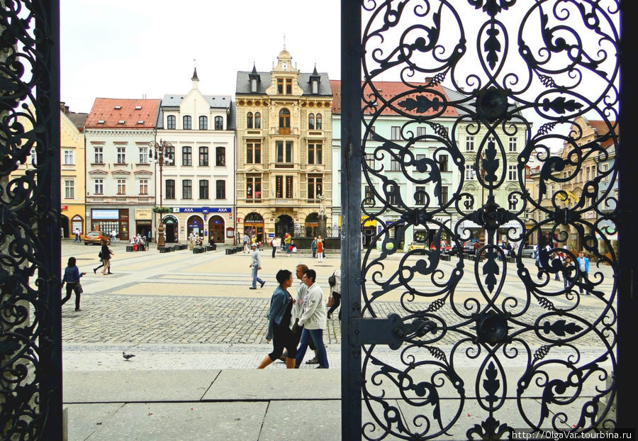 Кованые ворота городской ратуши Либерец, Чехия
