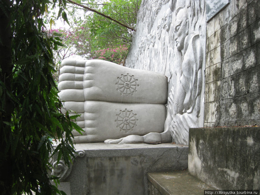 Добрый спящий Будда в Нячанге Нячанг, Вьетнам