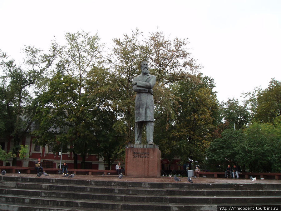 памятник Ф.Энгельсу Москва, Россия