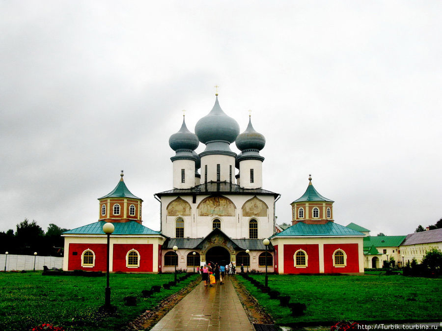 Успенский собор Тихвинского монастыря Тихвин, Россия