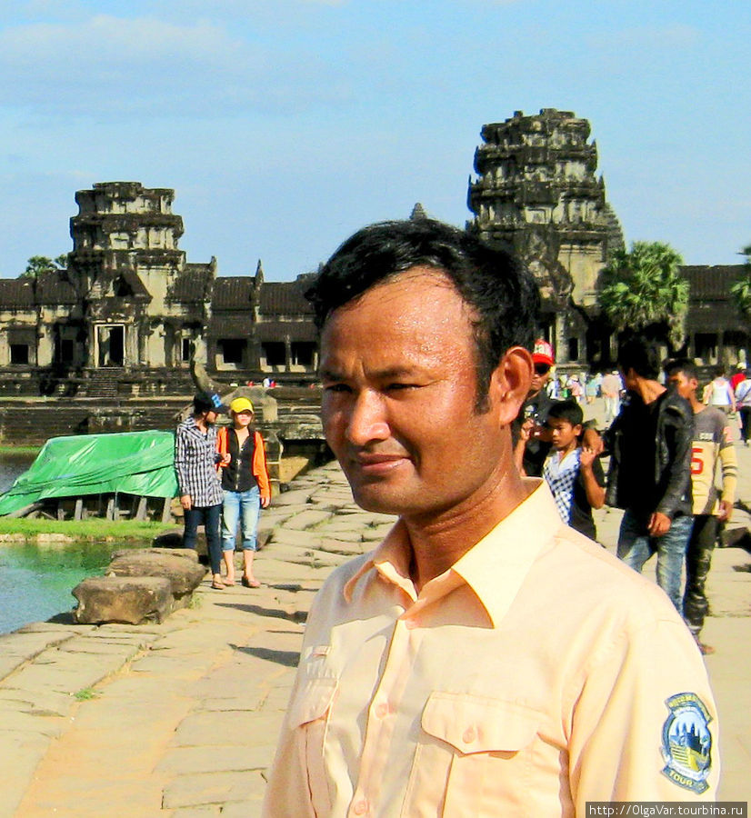 Во времена Пол Пота Киму, нашему гиду, было 15 лет Ангкор (столица государства кхмеров), Камбоджа