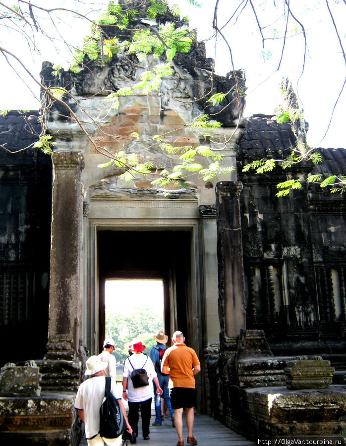 Долгой дорогой в эпоху сотворения мира Ангкор (столица государства кхмеров), Камбоджа