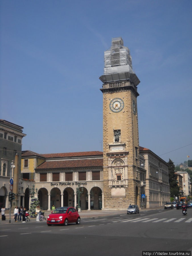 Башня ратуши Бергамо, Италия