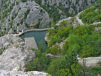 Плотина ГЭС Кральевац в деревне Задарье