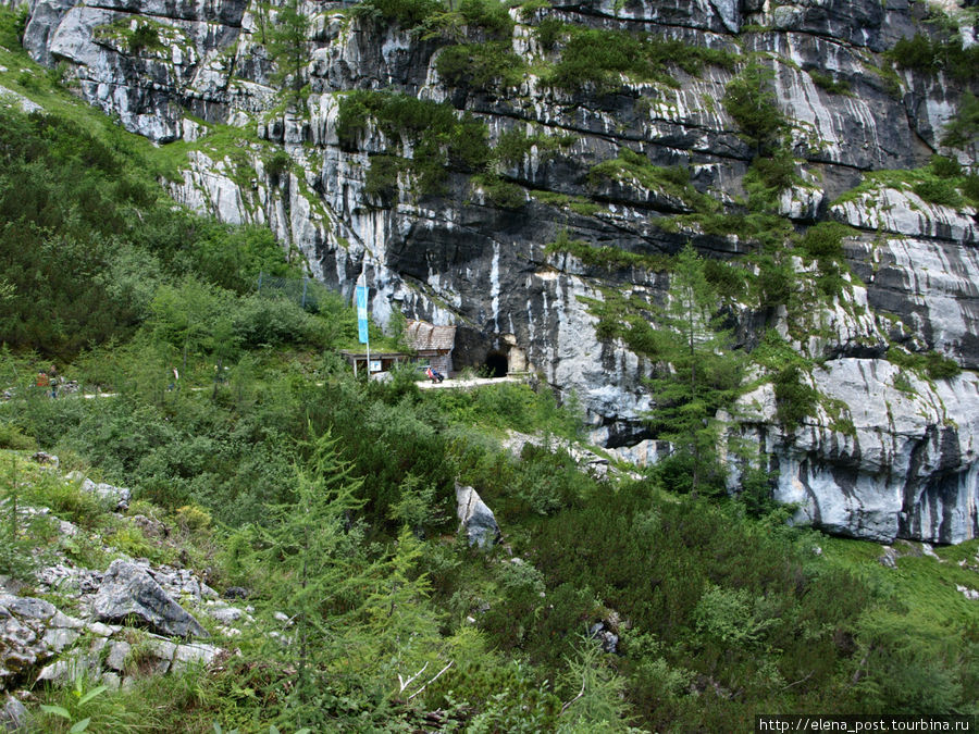 Вход в Мамонтову пещеру Обертраун, Австрия