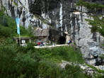 Вход в Мамонтову пещеру
