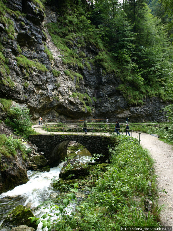 По дороге к пещере Коппенбрюллер Обертраун, Австрия