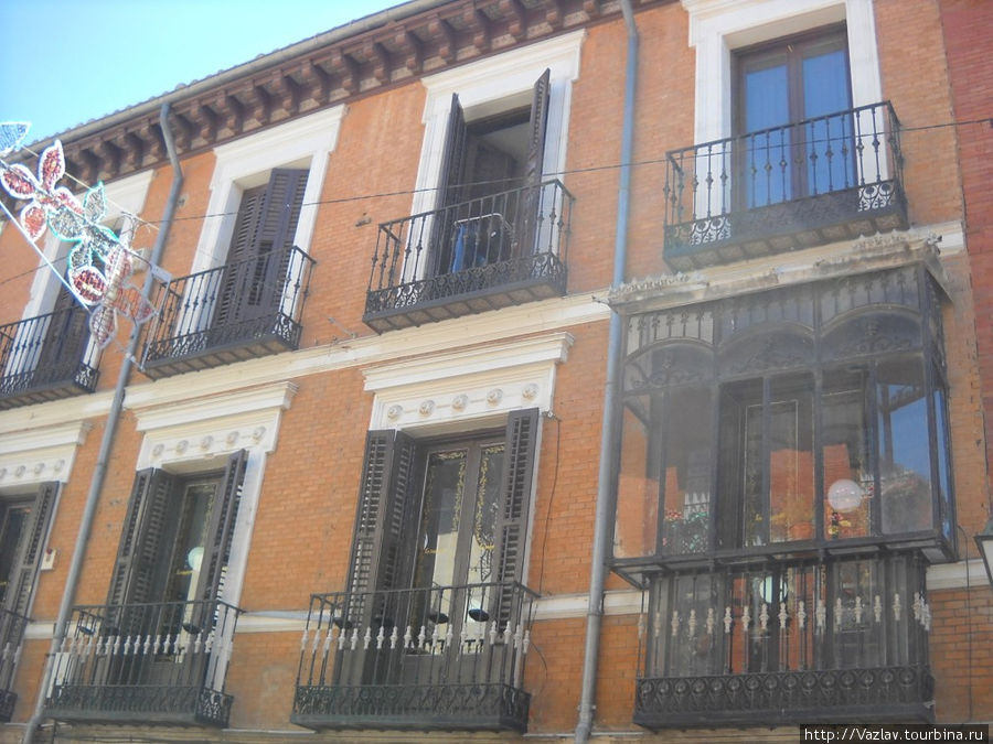 Местная архитектура Алькала-де-Энарес, Испания