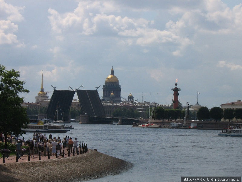 Дворцовый мост Санкт-Петербург, Россия