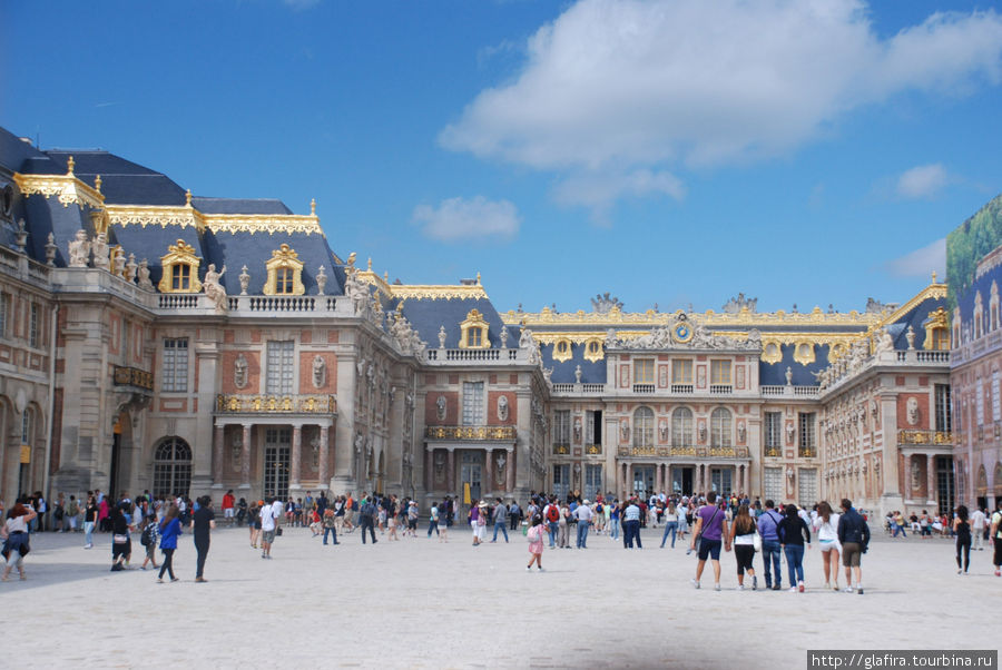 время 8.30 — народ прибывает. И солнце тоже встало)) Версаль, Франция
