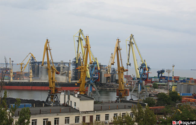 Вид на порт из парка Шевченко Одесса, Украина