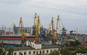 Вид на порт из парка Шевченко