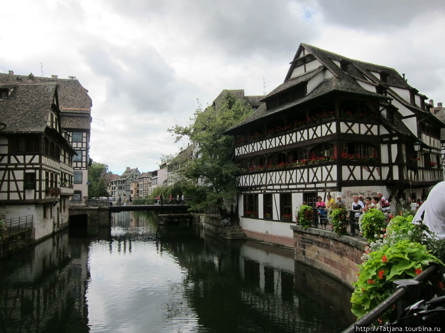 Архитектура  и цветы Страсбурга. Страсбург, Франция