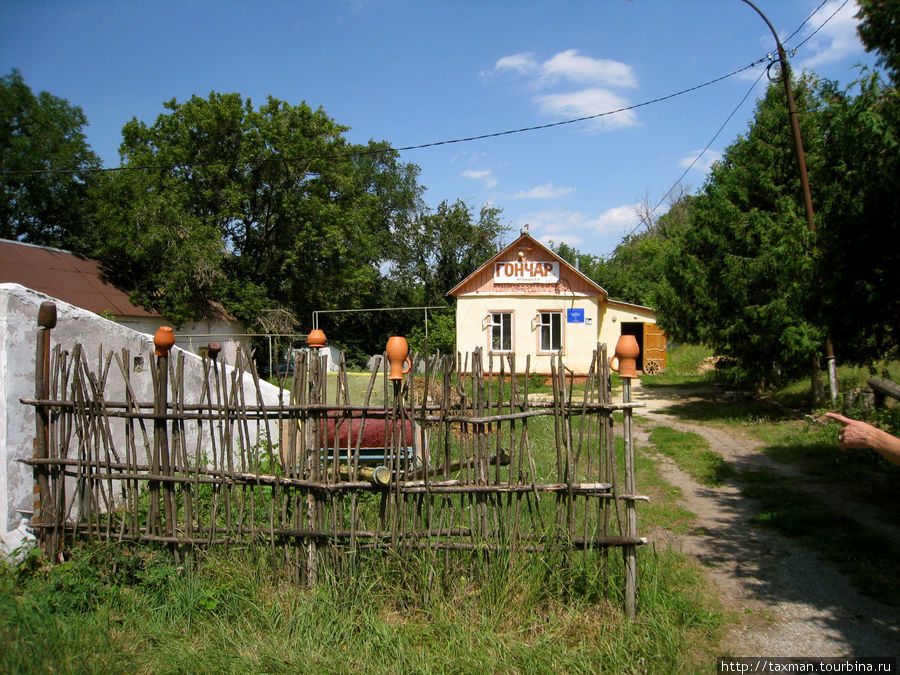 по дороге к гончарной мастерской Задонск, Россия