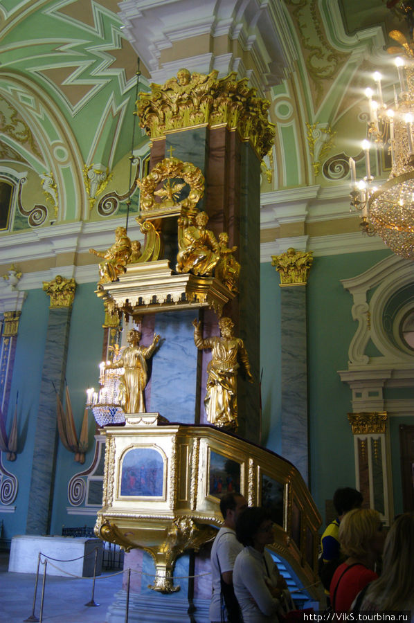 В Петропавловском соборе - реставрация. Санкт-Петербург, Россия
