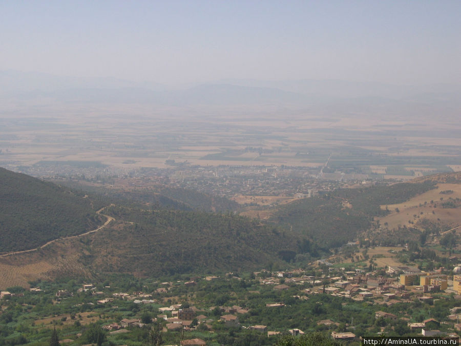 Вид на долину с Милианы, провинция Айн Дефла Алжир, Алжир